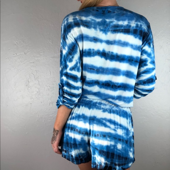 YOUNG BROKE & FABULOUS Blue Tie Dye Romper XS - Picture 4 of 14